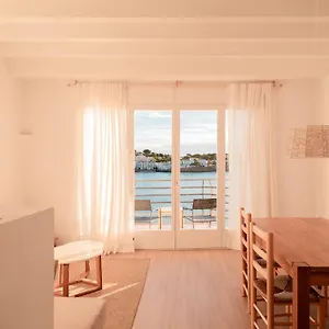 luminoso-apartamento-en-cadaqus-con-vistas-al-mar.topcostabravahotels.com/